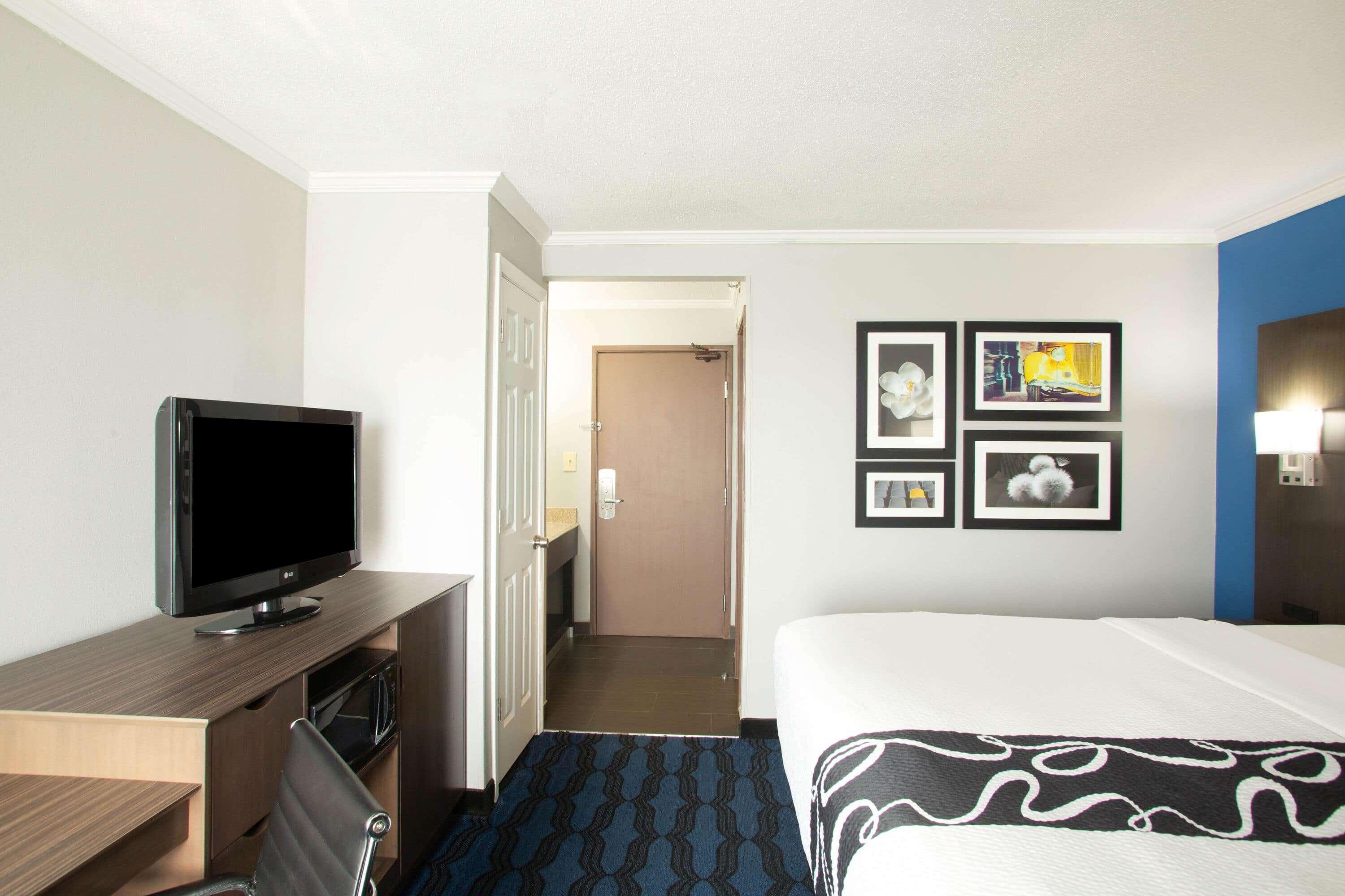 La Quinta Inn By Wyndham St. Louis Hazelwood - Airport North Exterior photo