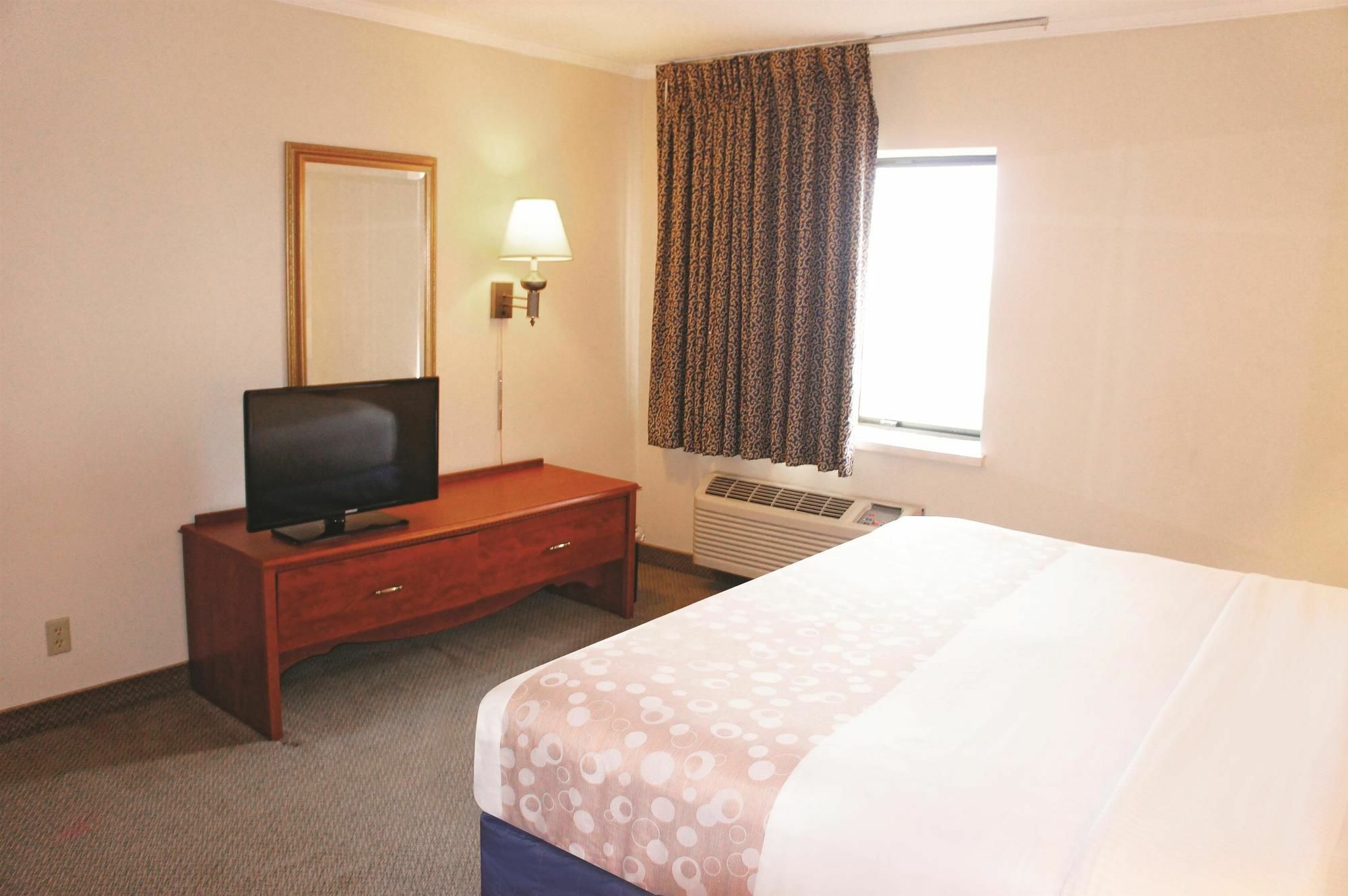 La Quinta Inn By Wyndham St. Louis Hazelwood - Airport North Exterior photo