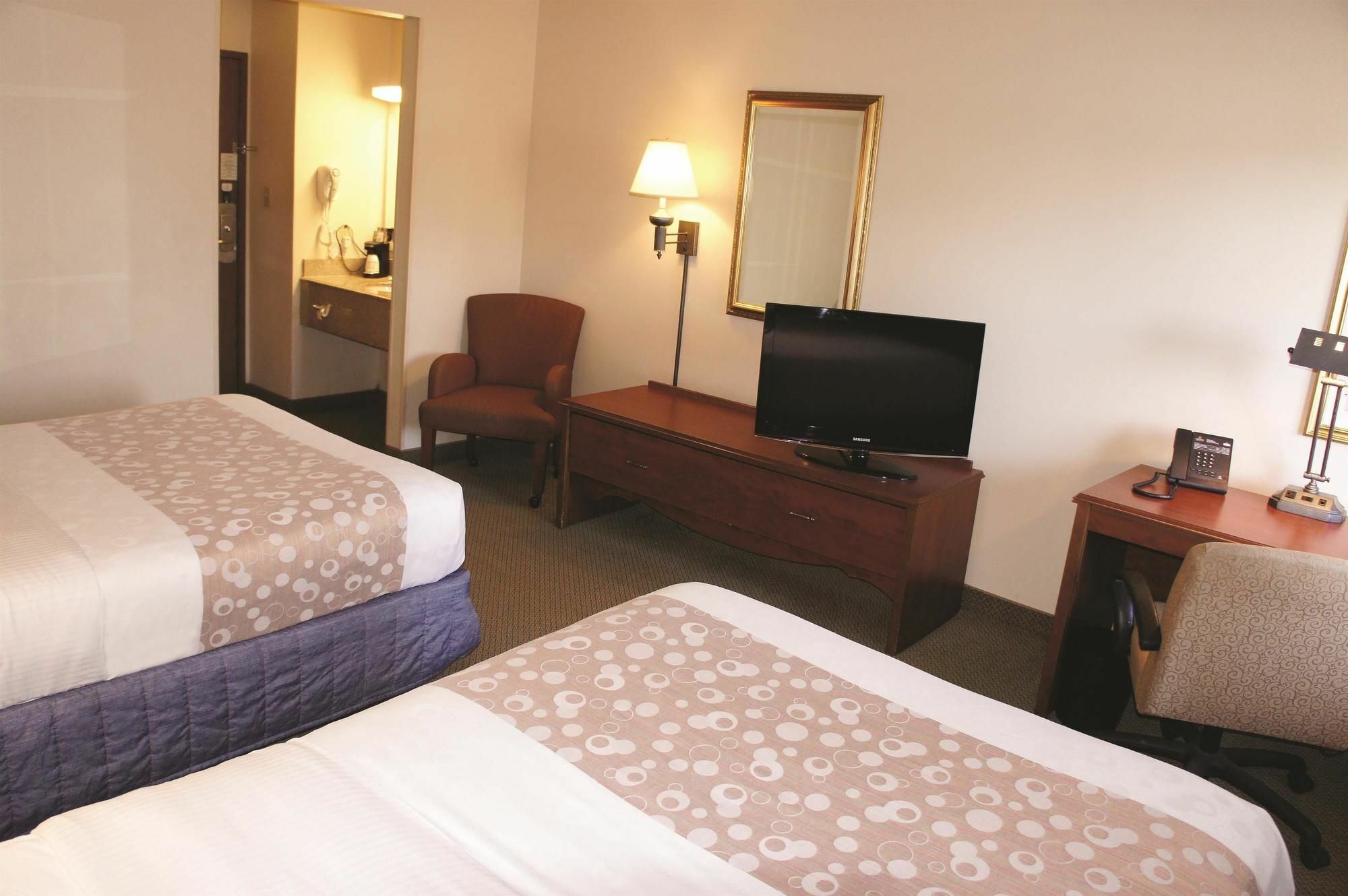 La Quinta Inn By Wyndham St. Louis Hazelwood - Airport North Exterior photo
